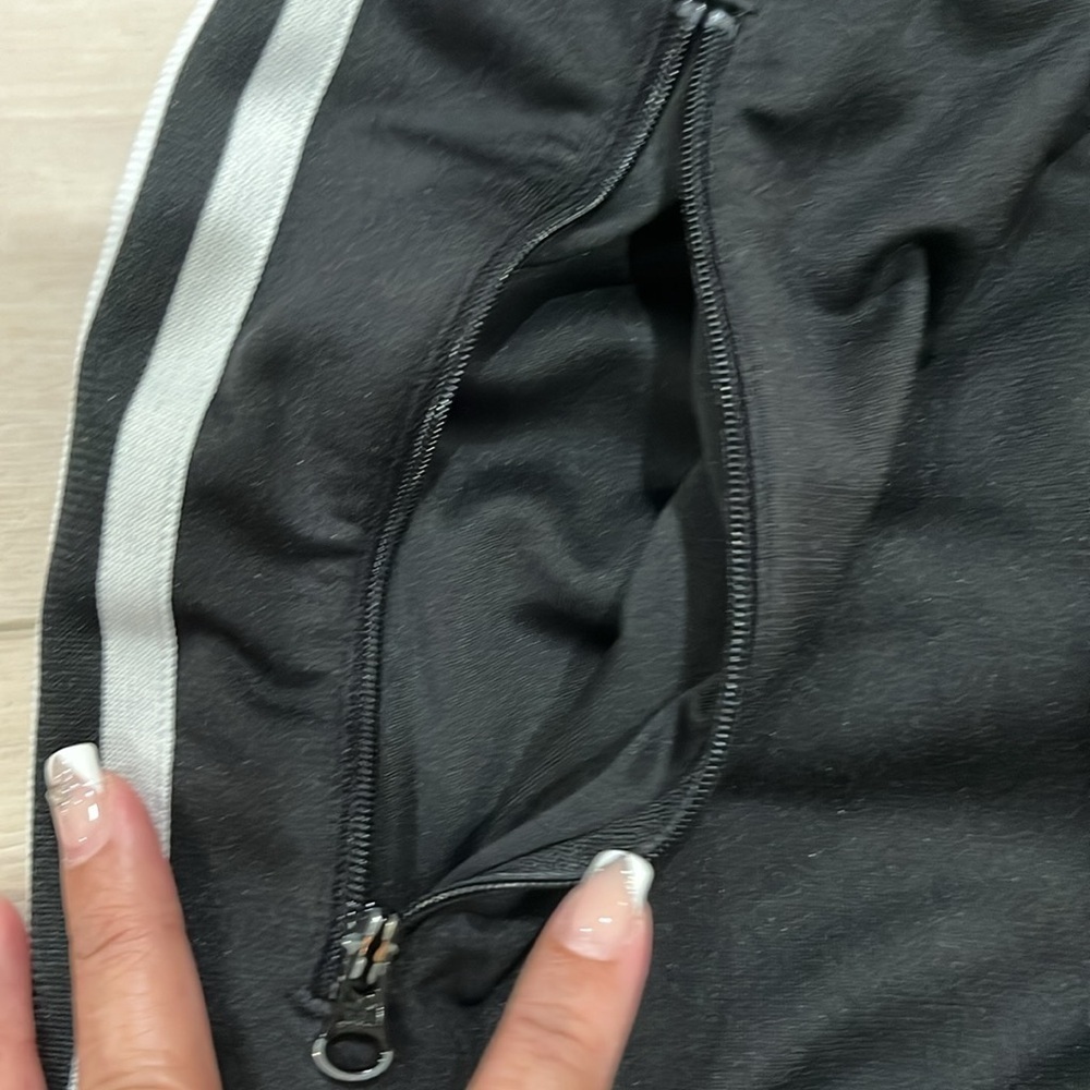 ADIDAS :: JOGGERS - Picture 2 of 13